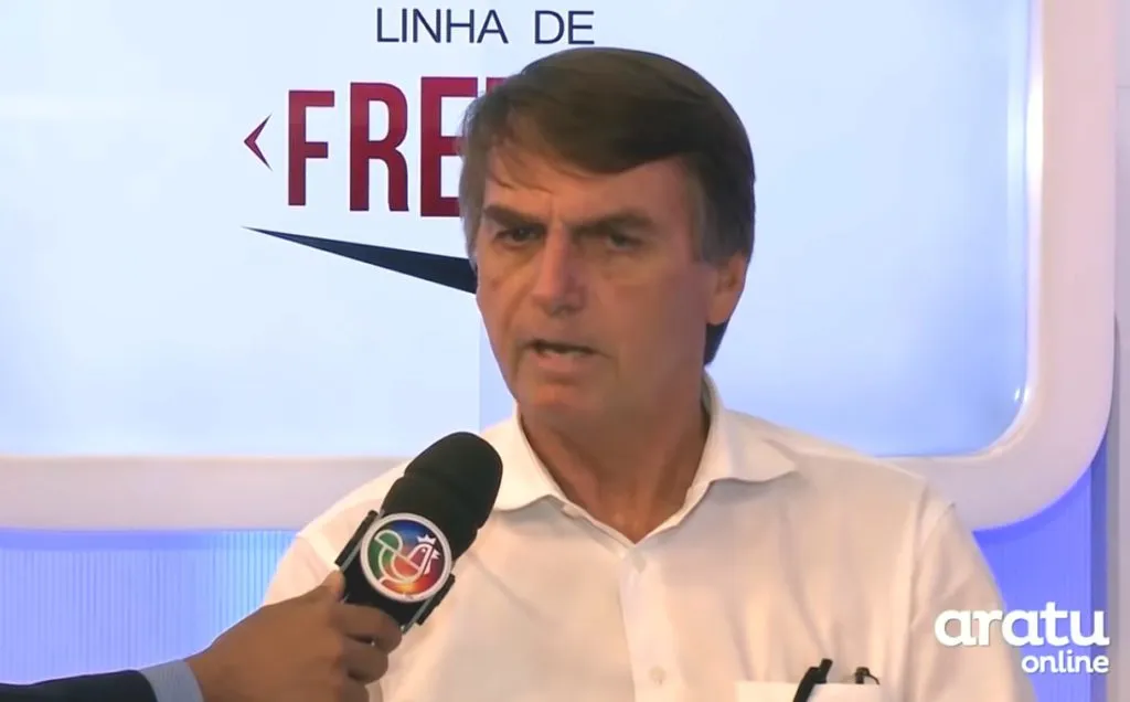 Bolsonaro é acusado de comemorar saída de Jean Wyllys do país e rebate; “fake news”