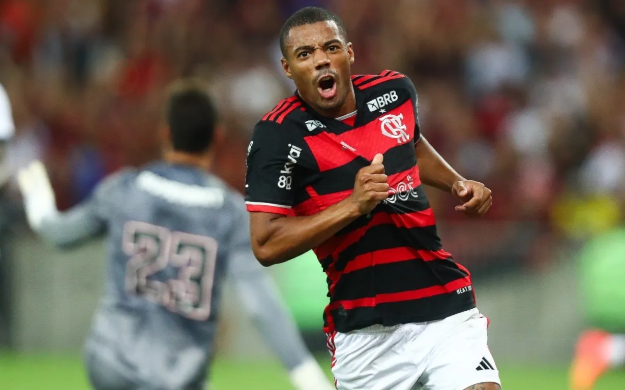 Médico do Flamengo diz que De la Cruz tem lesão “irreparável” no joelho