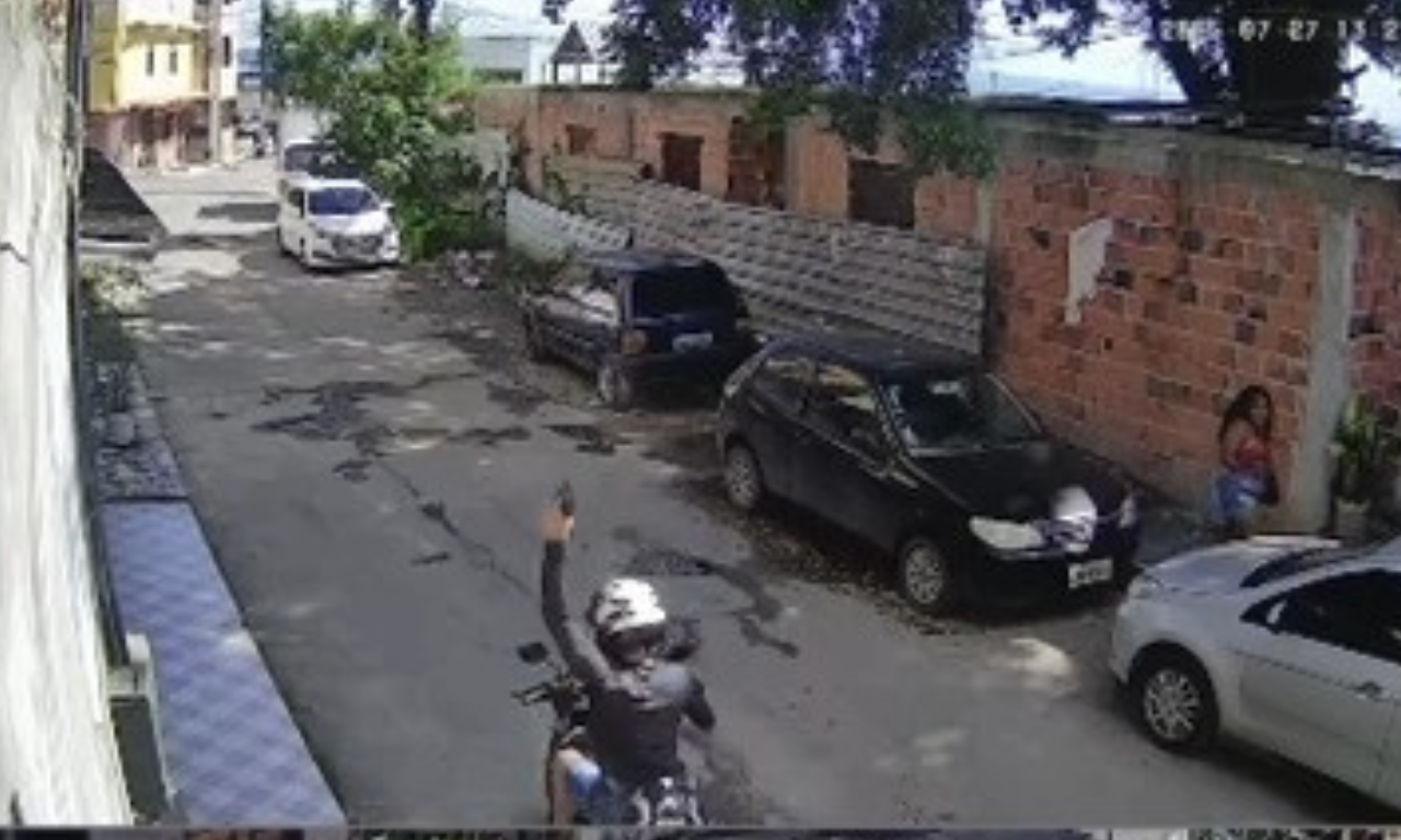 Homem rende jovem no Lobato e dispara para o alto durante fuga.Foto: Arquivo Pessoal
