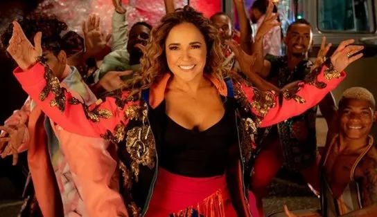 Vídeo falso em que Daniela Mercury chama Jesus de "gay" é divulgado por Eduardo Bolsonaro; cantora processa