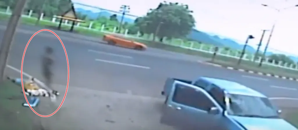 A VIAGEM: Vídeo mostra mulher morta por atropelamento e alma “saindo” do corpo da vítima; Veja