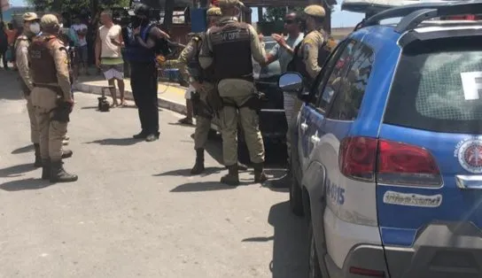 Fugindo de assalto, bandidos fazem família refém e gravam ameaça no WhatsApp em Salvador; PM faz negociação 