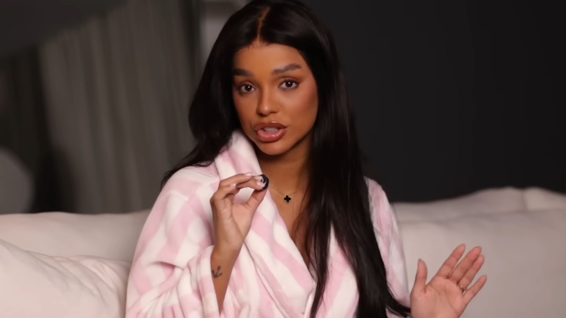Bruna Gonçalves falou sobre mudanças no corpo em seu canal no YouTube