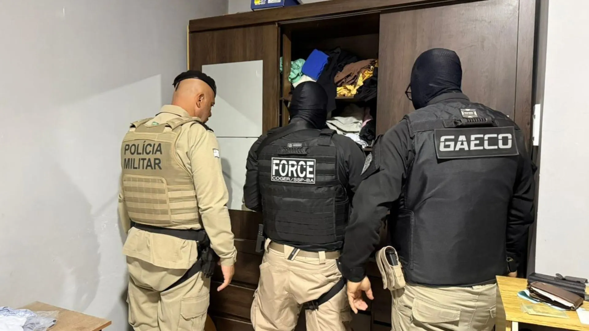 PMs são alvos de operação por suspeita de homicídio em Jequié