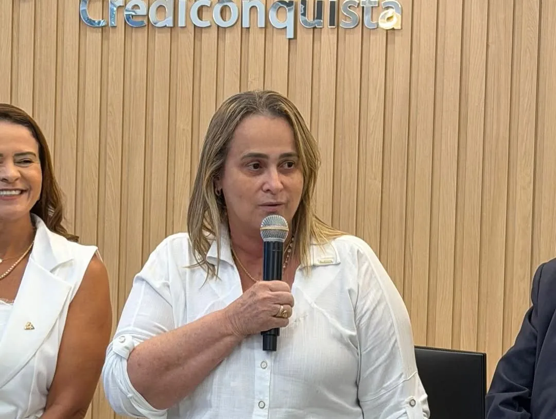 Carro com prefeita baiana é alvo de ataque a tiros na Chapada Diamantina