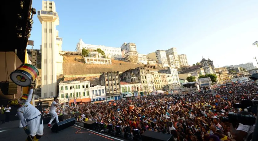 “Pôr do Som” encerra festejos de Réveillon em Salvador; veja como foi último dia de comemorações