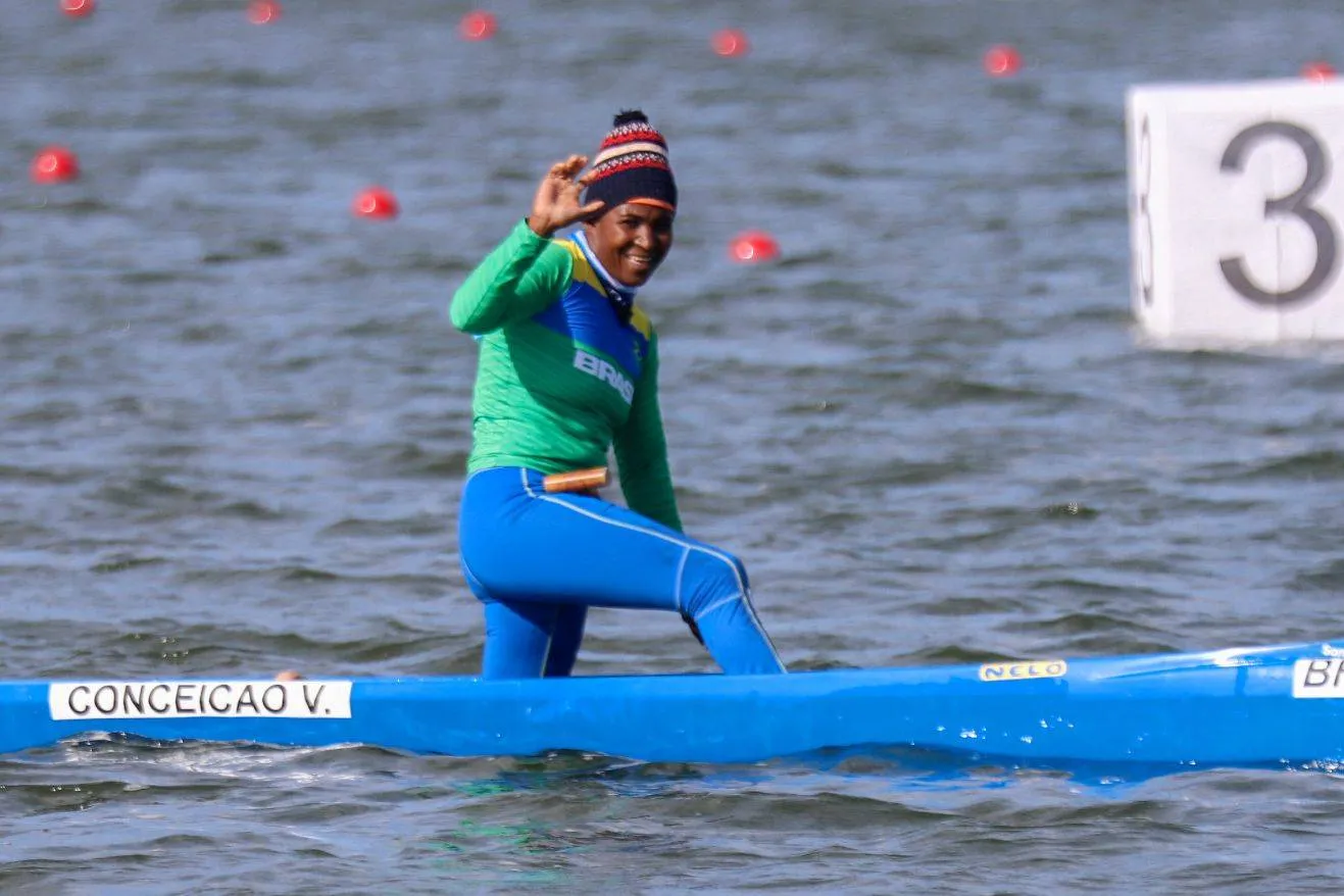 Baiana Valdenice Conceição avança à semifinal da canoagem no Pan