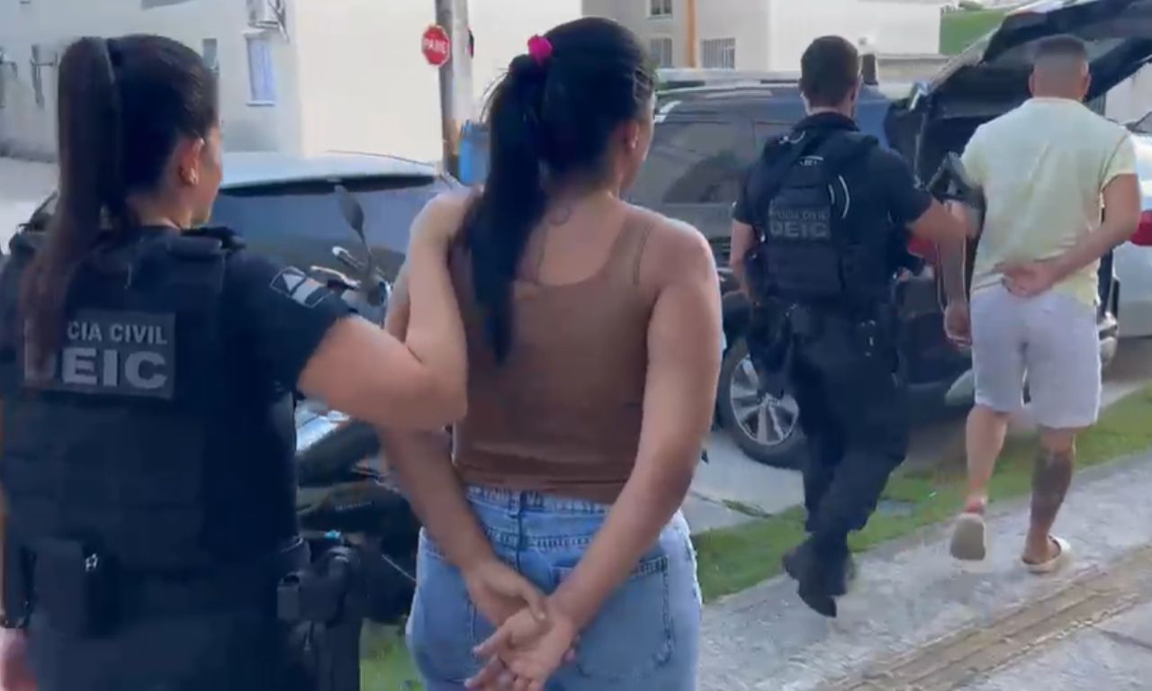 Opera&ccedil;&atilde;o Contra Fraudes E Lavagem De Dinheiro