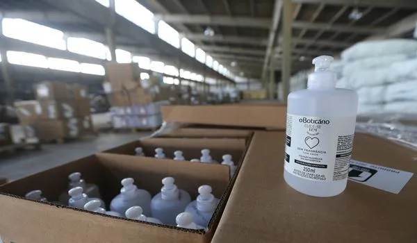 Grupo doa 44 mil litros de álcool à Sesab; valor que seria destinado a compra no material vai ser usado em equipamentos