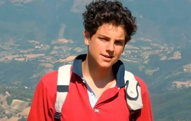 'Padroeiro da internet': Conheça Carlos Acutis, santo cujo corpo foi desenterrado intacto e tem milagre registrado no Brasil