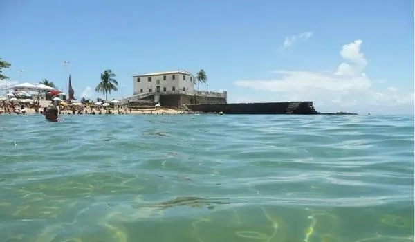 Homem morre afogado na praia do Porto da Barra 