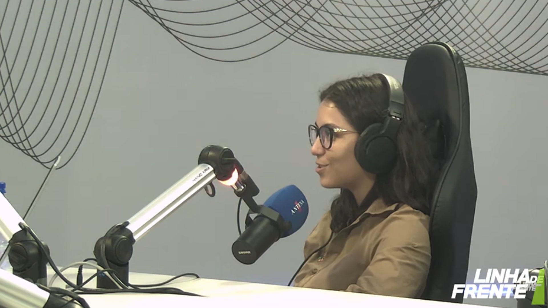 Anna Luisa Beserra no programa Linha de Frente