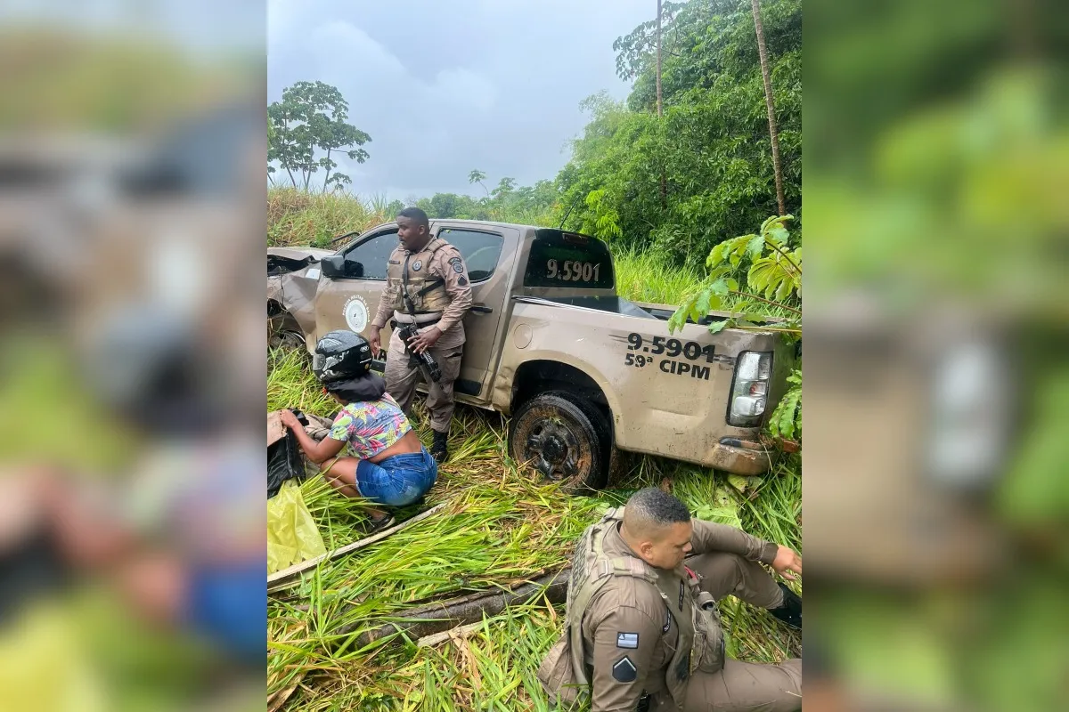 Viatura da PM se envolve em acidente e policiais ficam feridos na BA-099