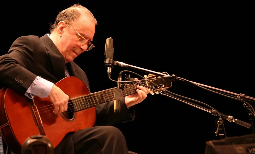 Aos 88 anos, morre o baiano João Gilberto, criador da bossa nova