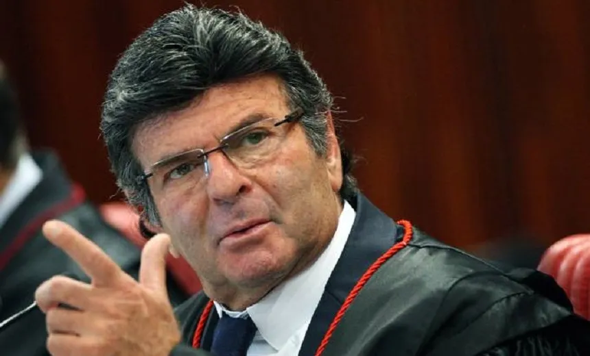 Presidente do TSE afirma em processo que Lula está inelegível
