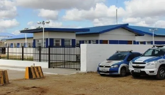 PM prende homem em flagrante após tentativa de assassinato em Serrinha; vítima está hospitalizada