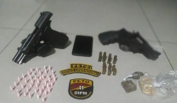 "Bonde do Calabar" atira contra a PM e dois morrem; armas e drogas são apreendidas 