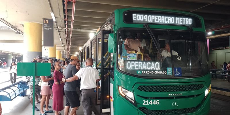 Primeiro ônibus da linha especial sai da estação Acesso Norte/Fotos: Divulgação / Semob
