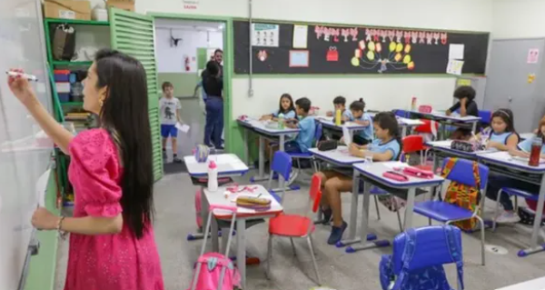 Professores da rede particular da Bahia fazem nova paralisa&ccedil;&atilde;o nesta quinta (16).|