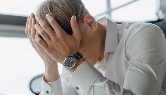 Burnout: neurocientista revela os hábitos que ajudam a combater o esgotamento mental