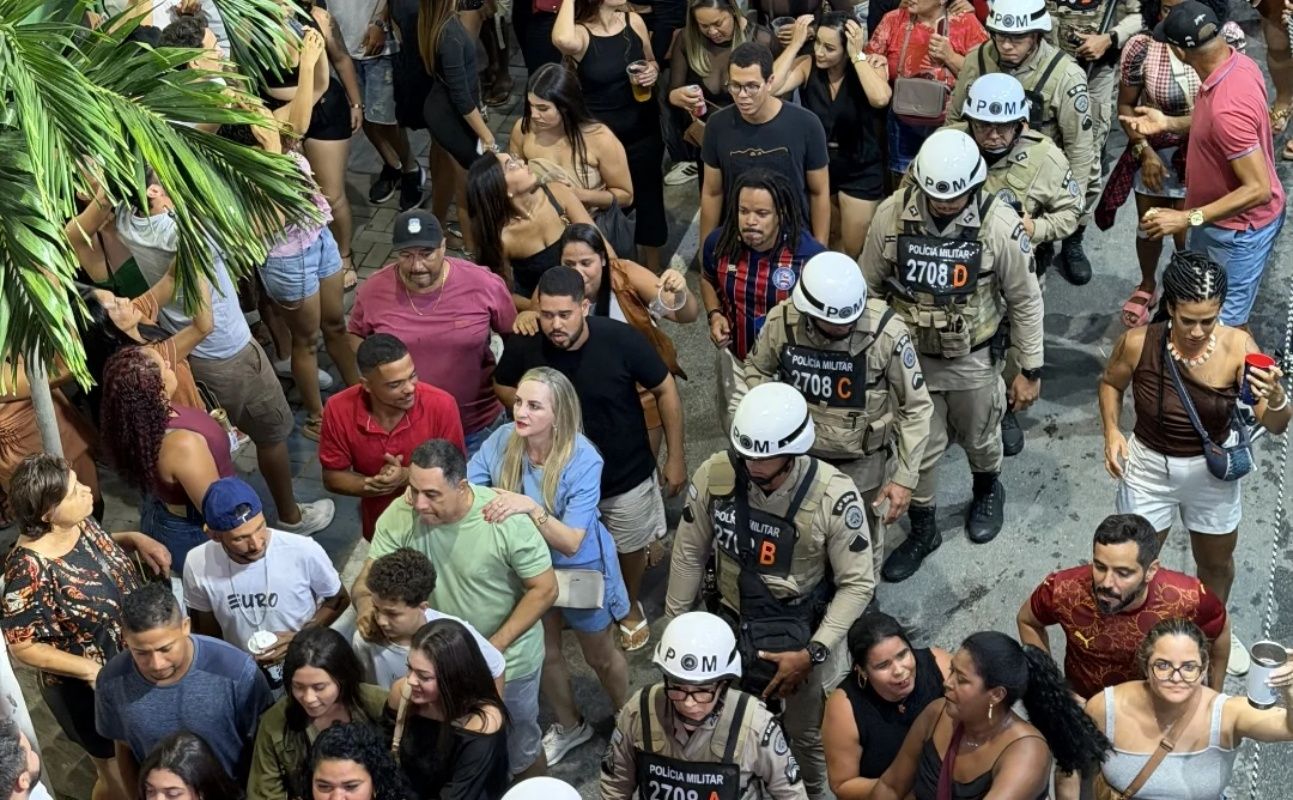 Durante o anivers&aacute;rio da cidade de Senhor do Bonfim, uma mulher foi identificada e presa por furtar 12 celulares de populares na festa. Foto: PMBA
