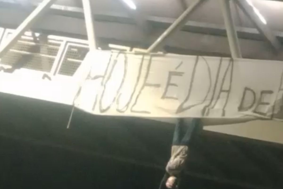 Faixa De Torcida Rival.|  Foto: Reprodu&ccedil;&atilde;o redes Sociais 