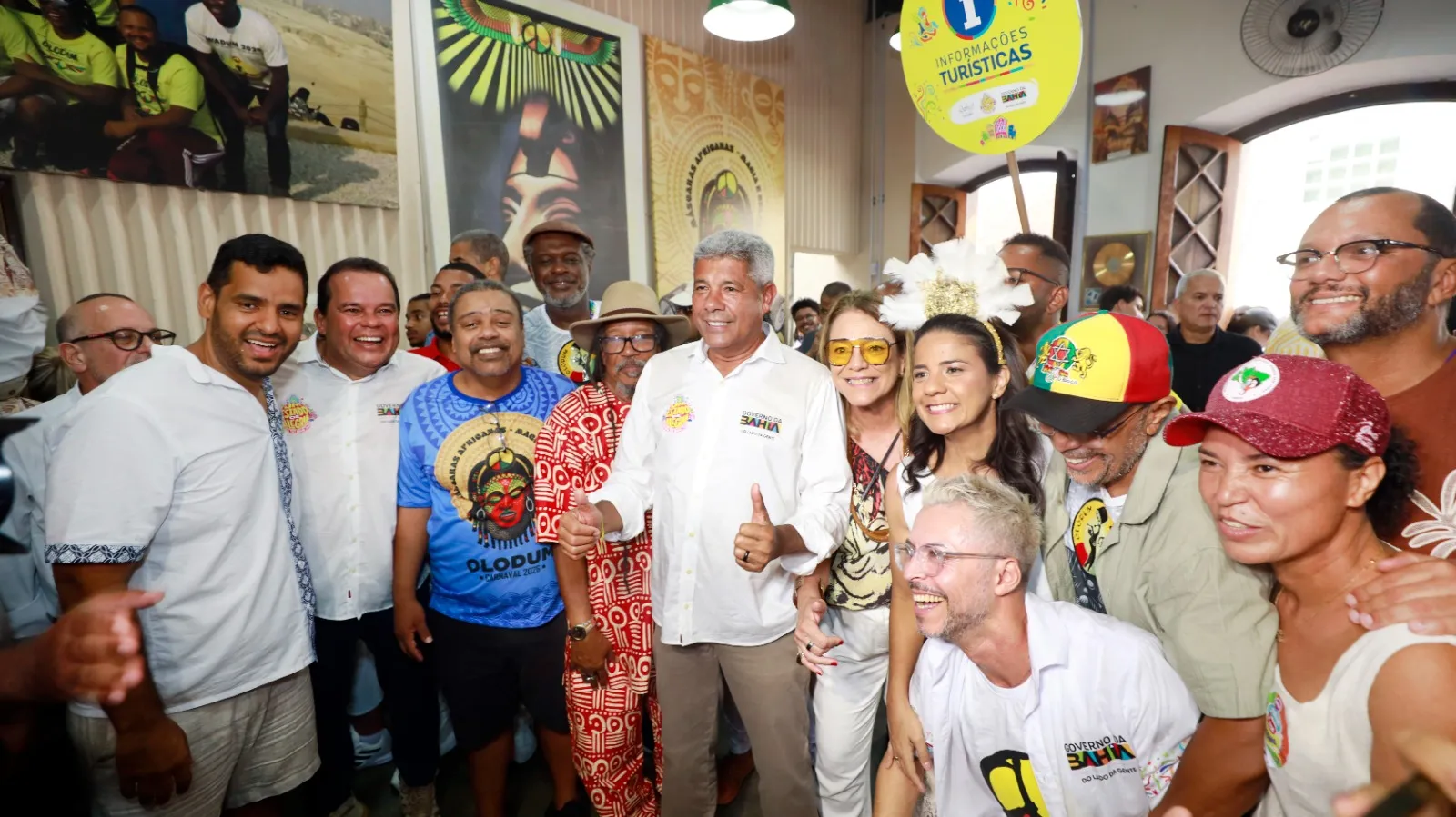 Pelourinho: Jerônimo acompanha tradicional saída do bloco afro Olodum