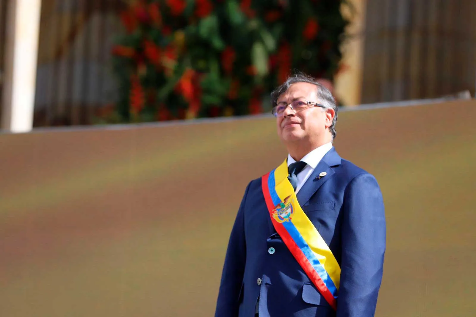 A suspensão das tarifas e sanções será cumprida após a deportação de colombianos residentes ilegalmente nos Estados Unidos