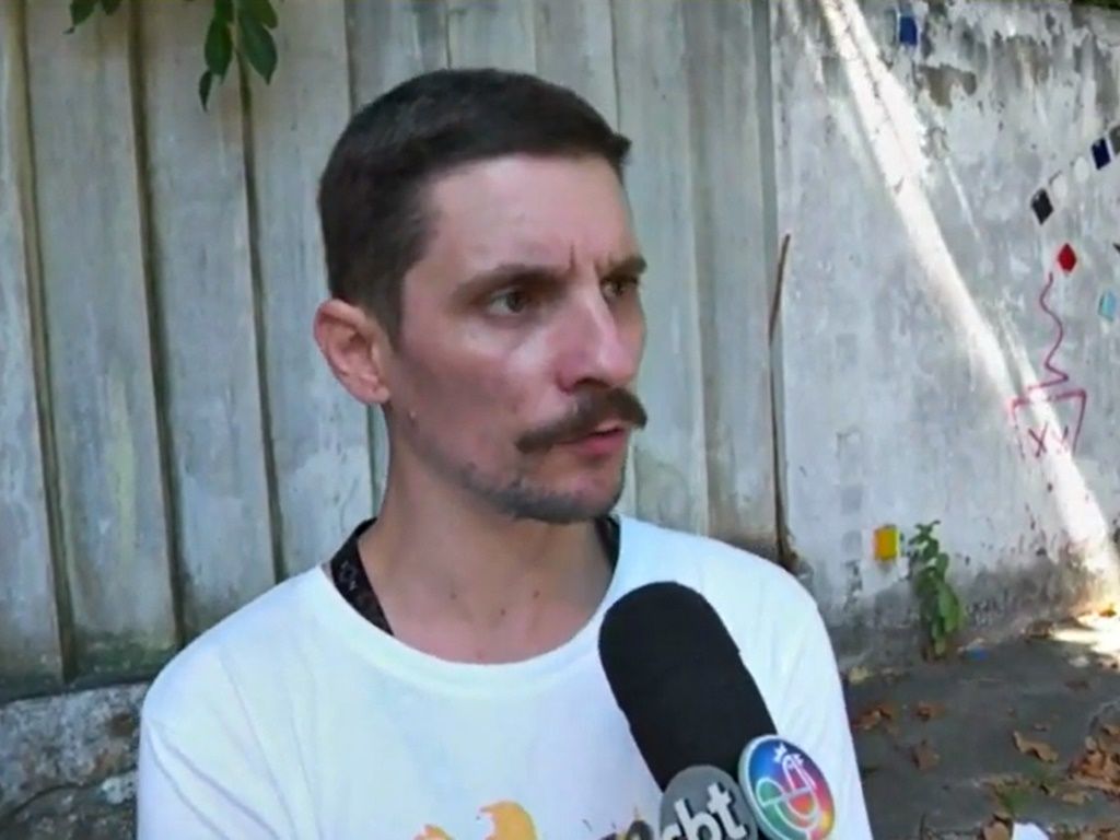 Bryan, o motorista de app, afirmou que os disparos foram feitos após solicitar que os passageiros descessem do veículo. Foto: TV Aratu