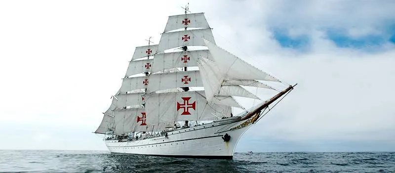 DE GRAÇA : Navio da Marinha Portuguesa abre suas portas para visitação no Porto de Salvador
