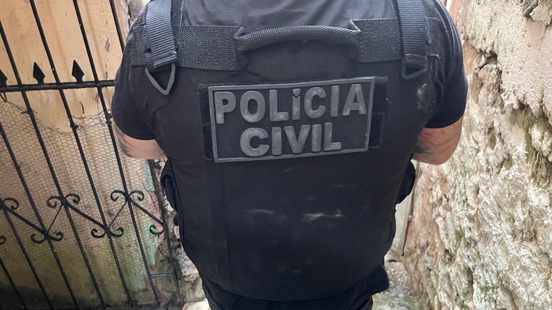 Pc Prende Homem Acusado De Assassinar Motorista De Ônibus Em Simões Filho