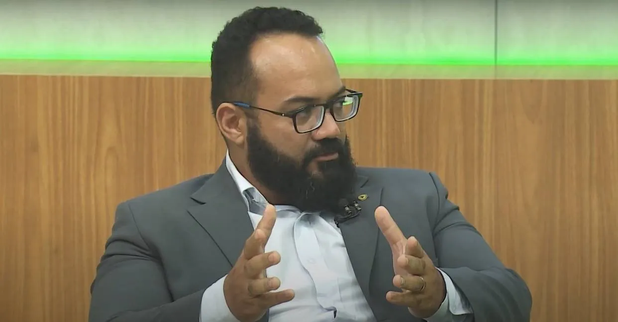 Deputado lamenta situação no bairro de Tancredo Neves: 'Cenário de guerra'