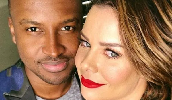 Thiaguinho se emociona em show ao cantar música feita para a ex-mulher; veja vídeo