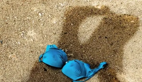 Mulheres com seios à mostra e homens pelados em casa vira caso de polícia; "falou que estávamos fazendo filme pornô"