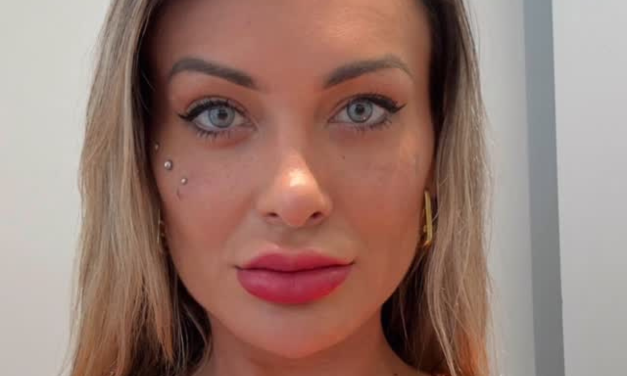 Andressa Urach muda a cor dos olhos. Foto: redes sociais | @aandressaurach