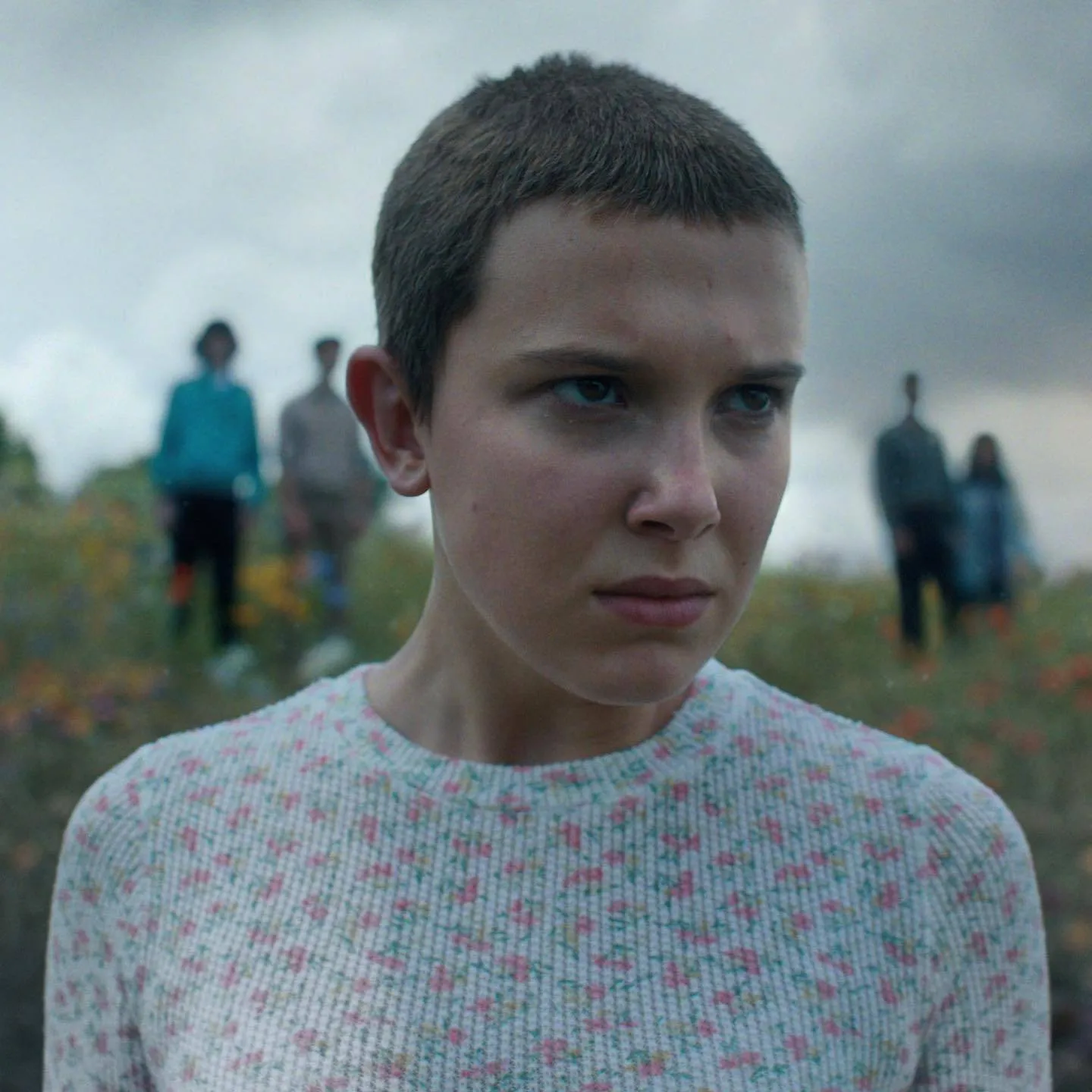 Protagonista de Stranger Things anuncia noivado com filho de Bon Jovi