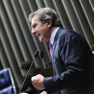 Collor diz que busca da Lava Jato foi “invasiva” e quer constrangê-lo
