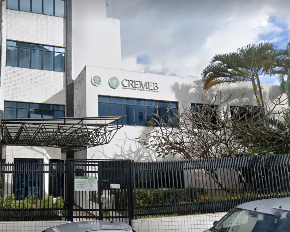 Cremeb investiga caso de médico preso por gravar paciente em Salvador