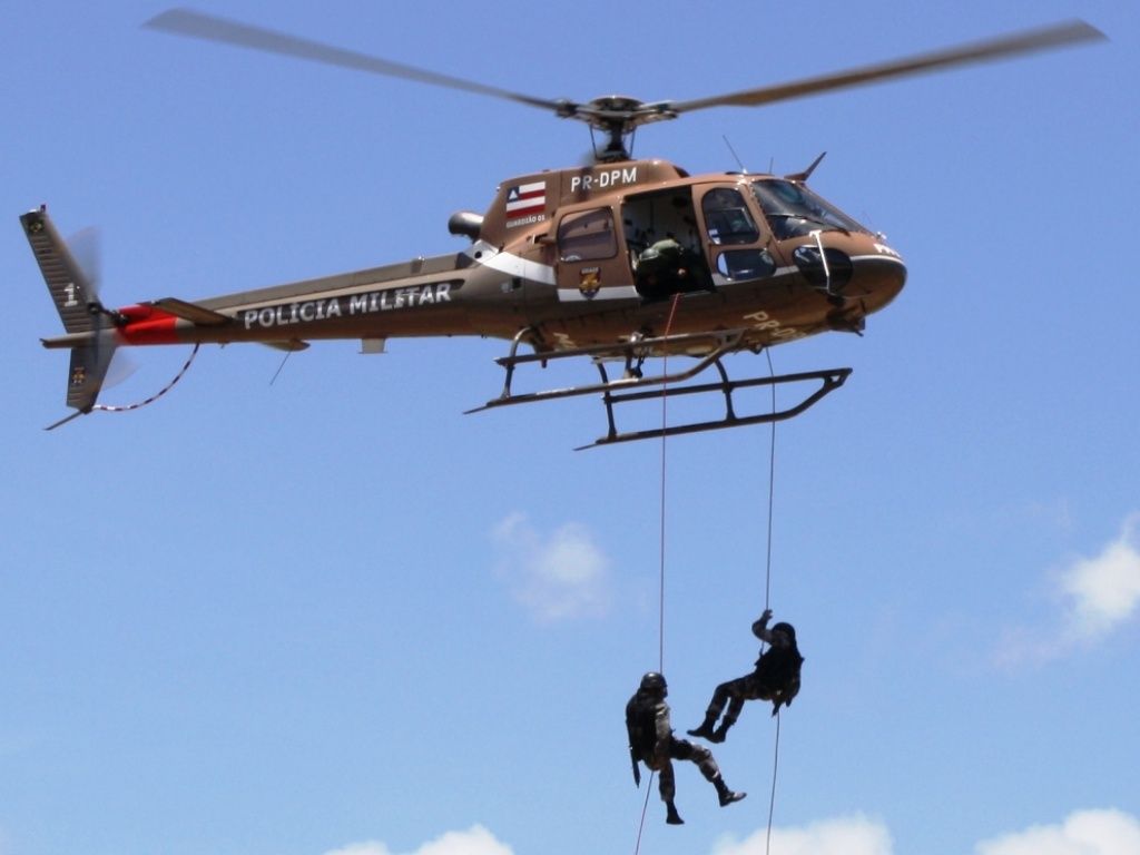 O PM foi levado para o HGE por uma aeronave do Graer após a granada explodir.Foto: Divulgação/PMBA