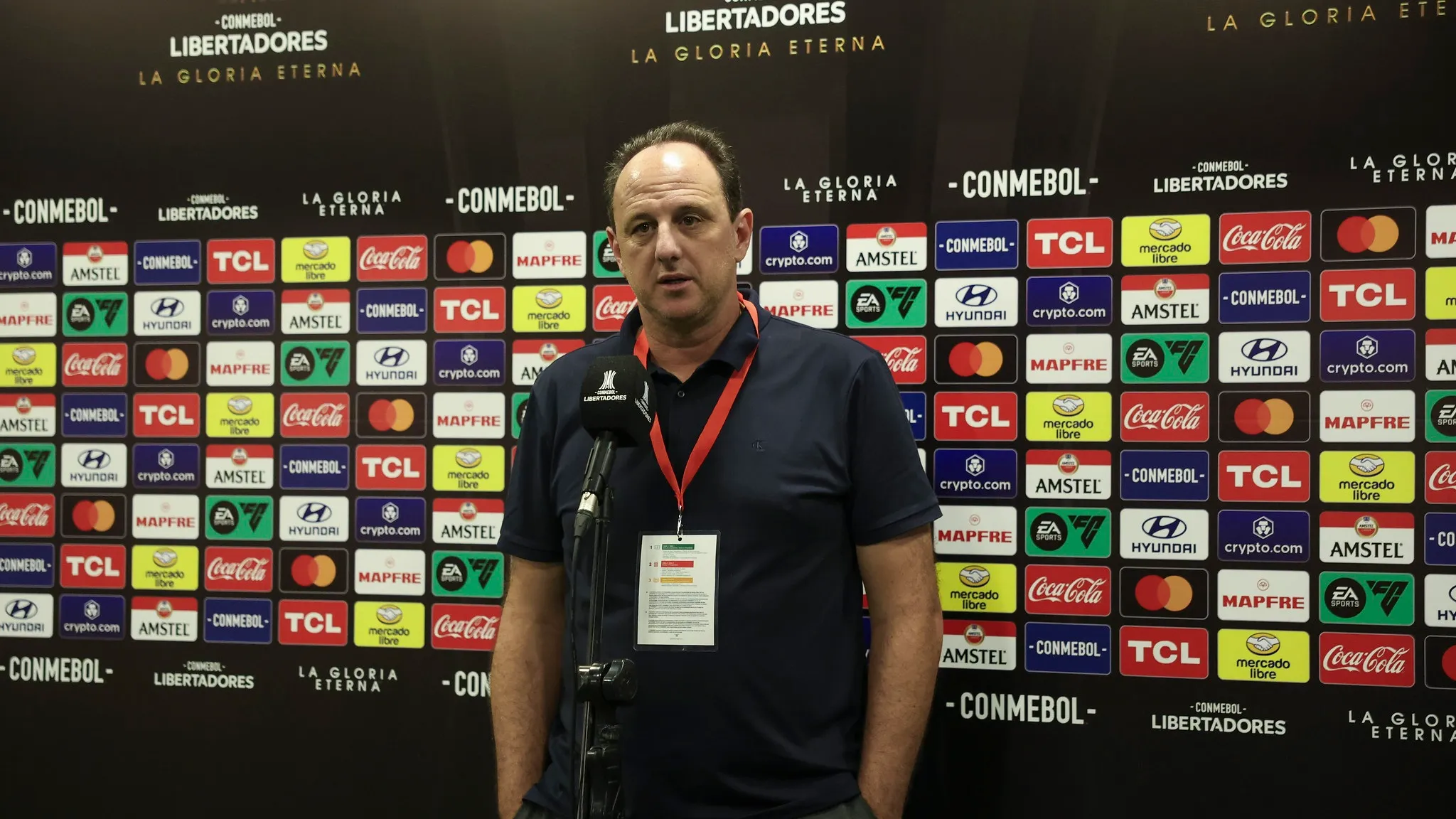 Ceni critica gramado, mas elogia Bahia após empate pela Libertadores