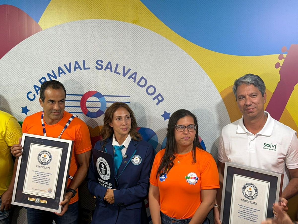 O Carnaval de Salvador recebeu um novo t&iacute;tulo do Guinness World Records, nesta ter&ccedil;a-feira (17), pelo trabalho de reciclagem de latinhas. Foto: Jo&atilde;o Tramm//Aratu On.
