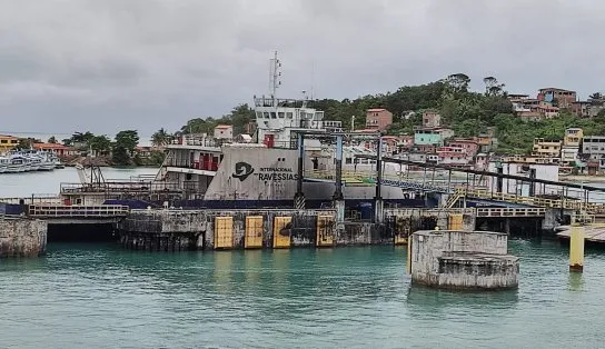Na hora de sair, Ferry-Boat quebra e passageiros precisam desembarcar