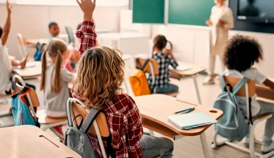 Habilidades do aluno no futuro devem ser incluídas na educação escolar, aponta especialista