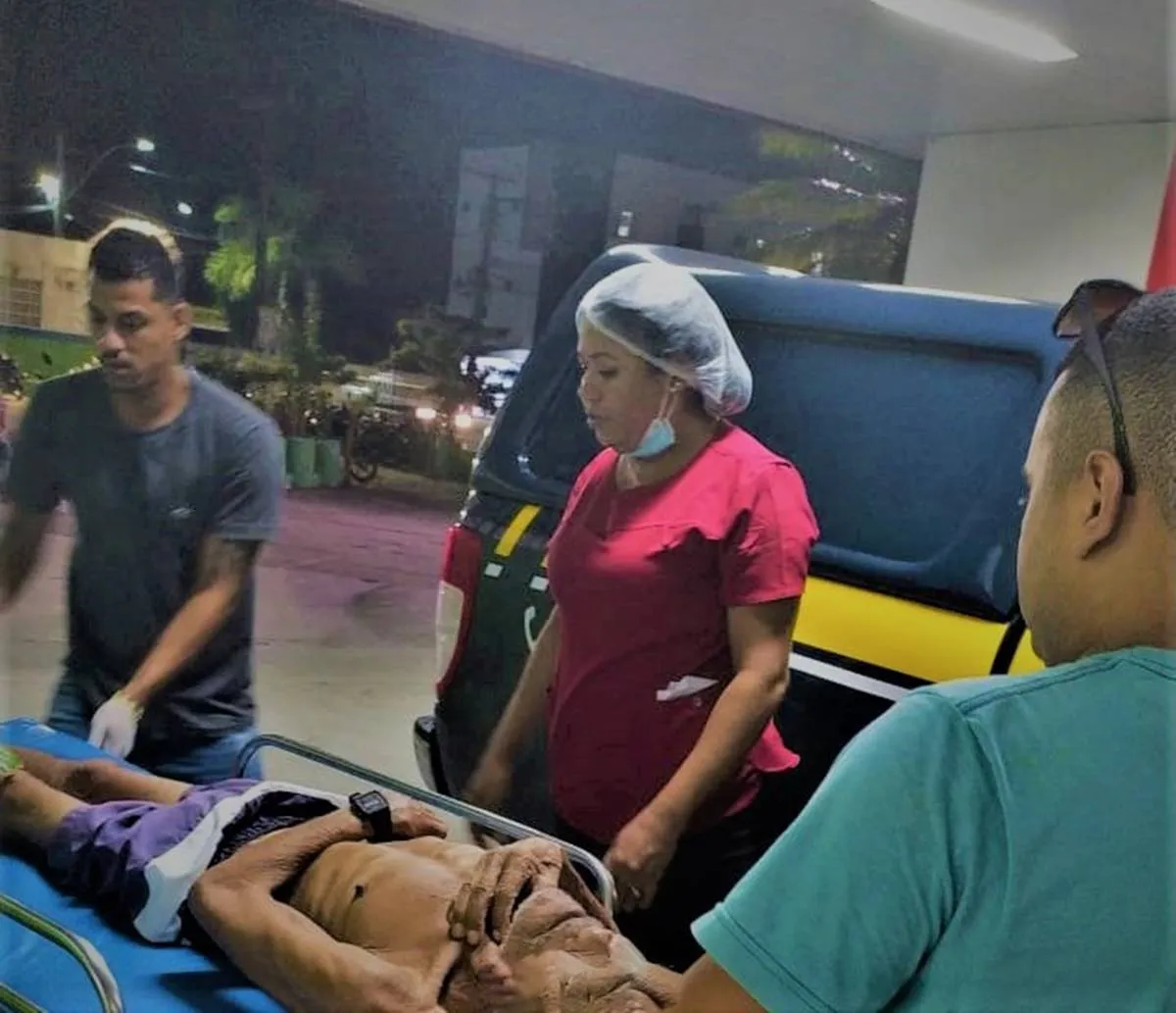 Idoso com carro quebrado e suspeita de infarto é salvo pela PRF em estrada na Bahia