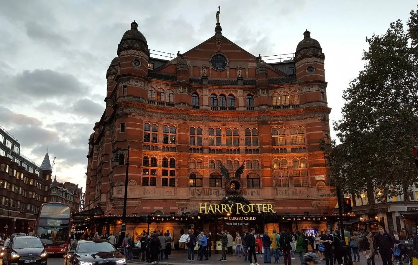 Viver em lugares de Harry Potter e Beatles: 3 intercâmbios curiosos para baianos fazerem em 2024