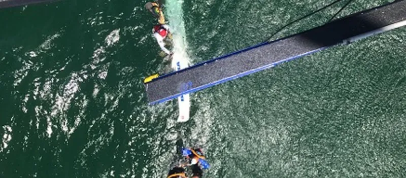 SUSTO: Duas embarcações naufragam na Baía de Todos-os-Santos com 12 ocupantes; Veja vídeo