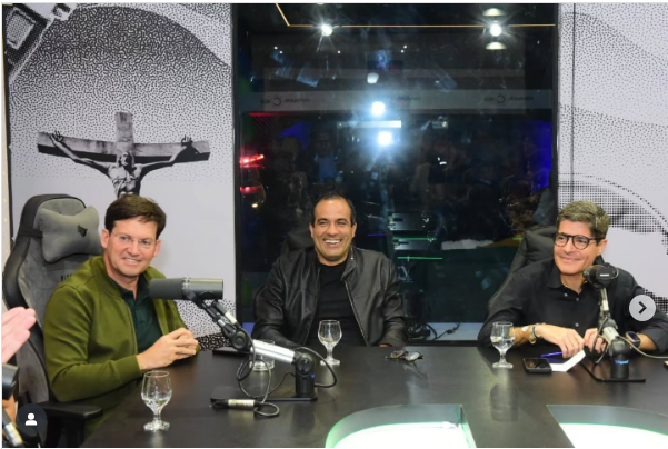 Aliança? ACM Neto e João Roma se reencontram em Vitória da Conquista