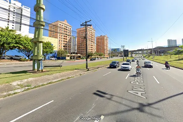 Transalvador inicia estudo de velocidade na Avenida Paralela.| Foto: Google Street View