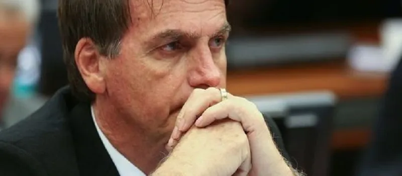 SÍNDROME: Bolsonaro acredita em existência de complô para ?eliminá-lo?