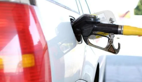 Preço da gasolina e do diesel irão diminuir 5% a partir de quarta, promete Petrobrás